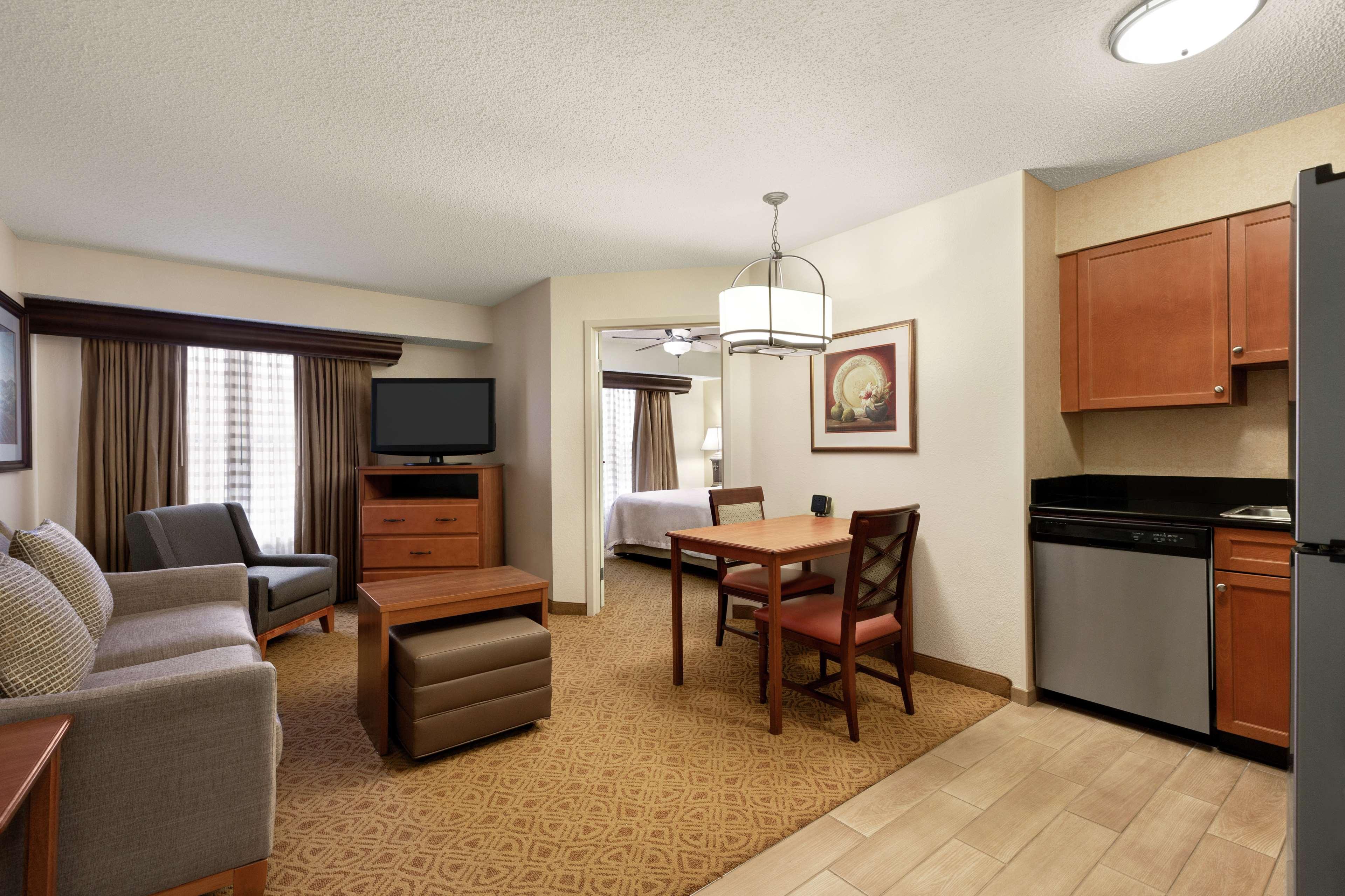 Homewood Suites By Hilton Dallas-Park Central Area Bagian luar foto